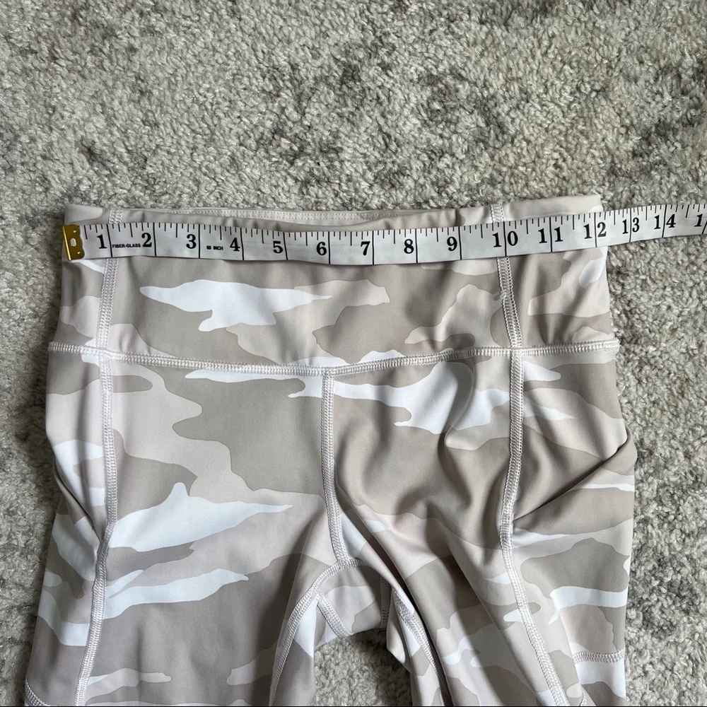 𝅺Athleta Contender Tight 7/8 Athletic Legging White Camo Print Size XS - Picture 11 of 13